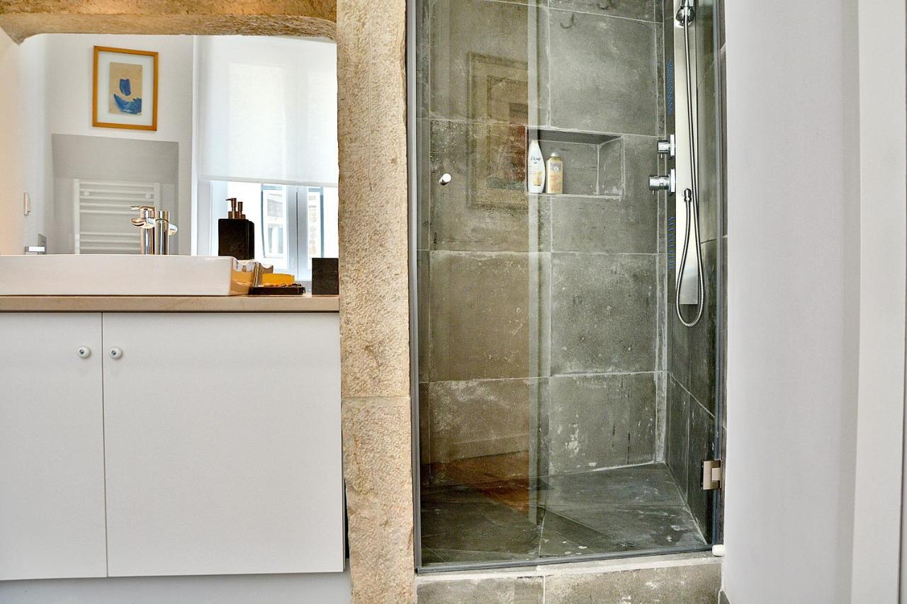Apartment Bright And Spacious Three Bedroom In The Heart Of Lisbon