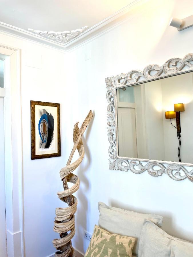 Bright And Spacious Three Bedroom In The Heart Of Apartamento *
